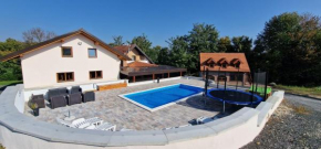 Budimberg Kuća za odmor s bazenom